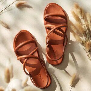 Olukai Tiare Strappy Sandals - Like New - Size 9